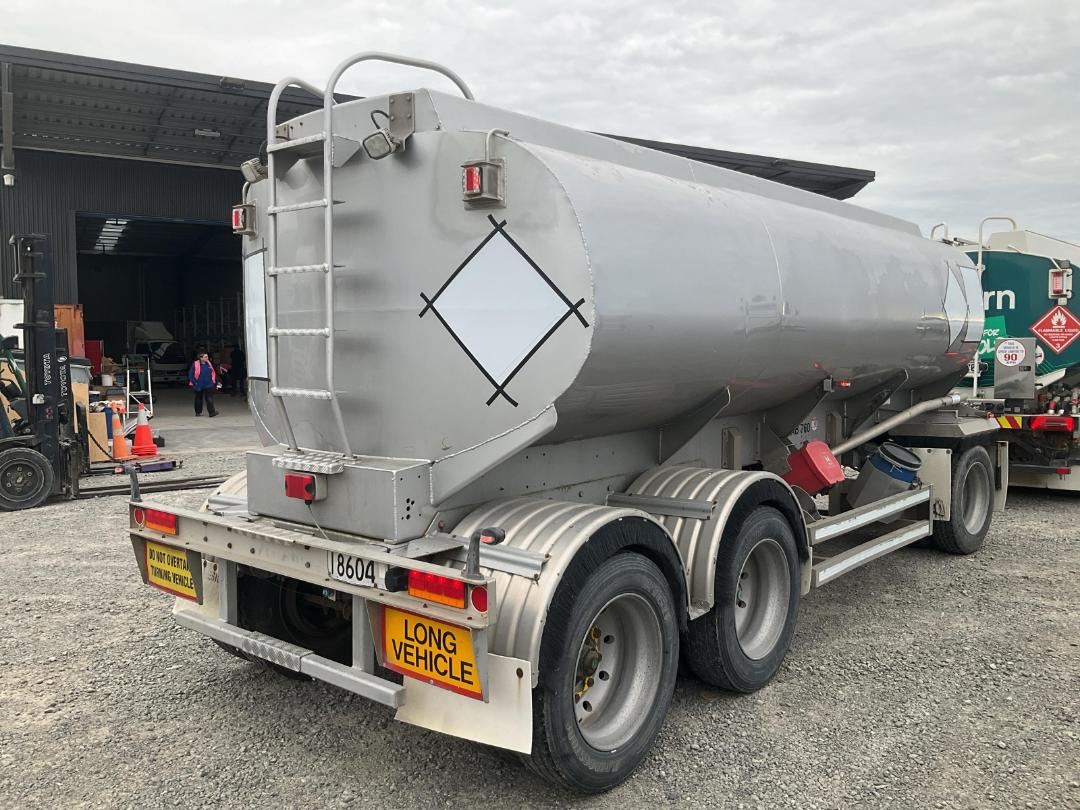 Photo '4' of Trailer Fuel Tanker Trailer Full