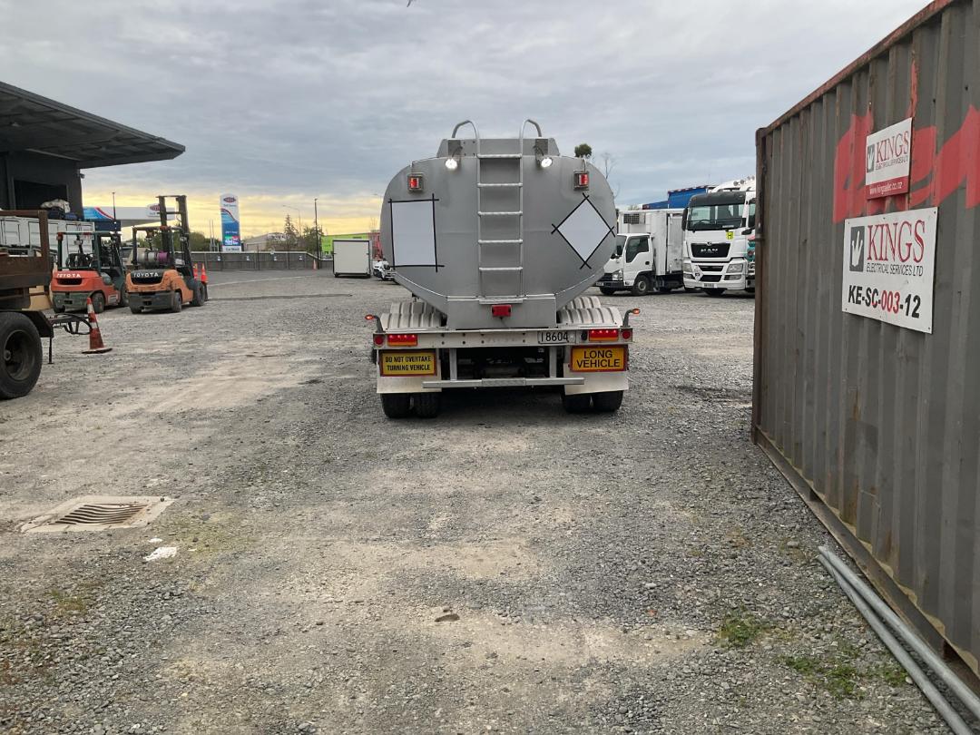 Photo '10' of Trailer Fuel Tanker Trailer Full