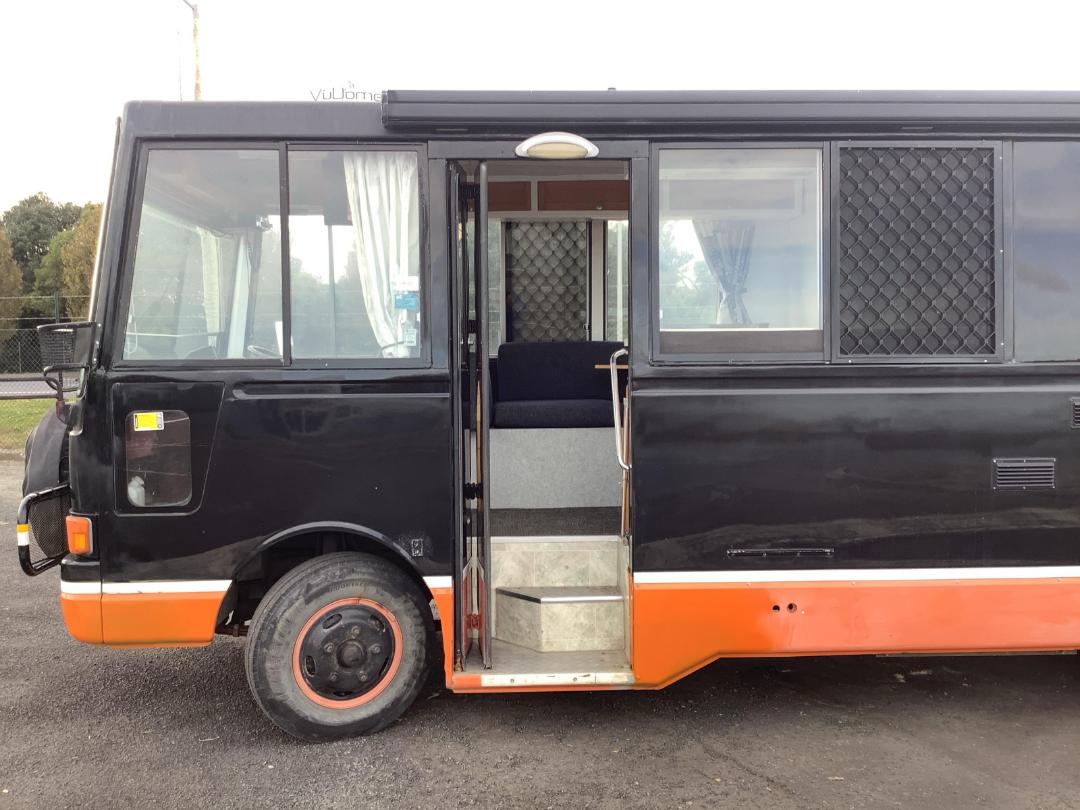 Photo '9' of Hino Rainbow Motorhome Photo '9' of Hino Rainbow Motorhome