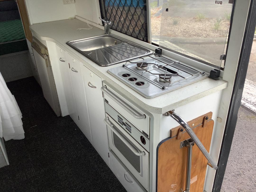 Photo '15' of Hino Rainbow Motorhome Photo '15' of Hino Rainbow Motorhome