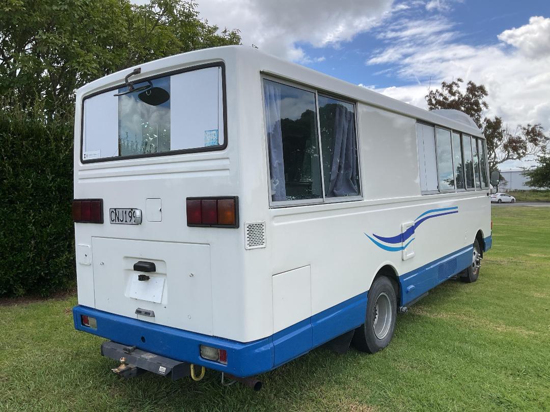 Photo '3' of Hino Rainbow RB1WG Motorhome