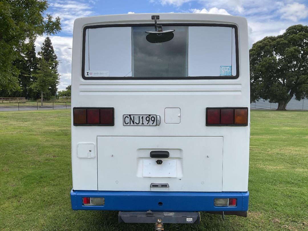 Photo '4' of Hino Rainbow RB1WG Motorhome