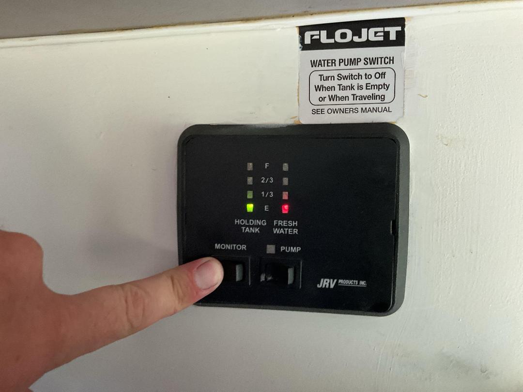 Photo '34' of Hino Rainbow RB1WG Motorhome