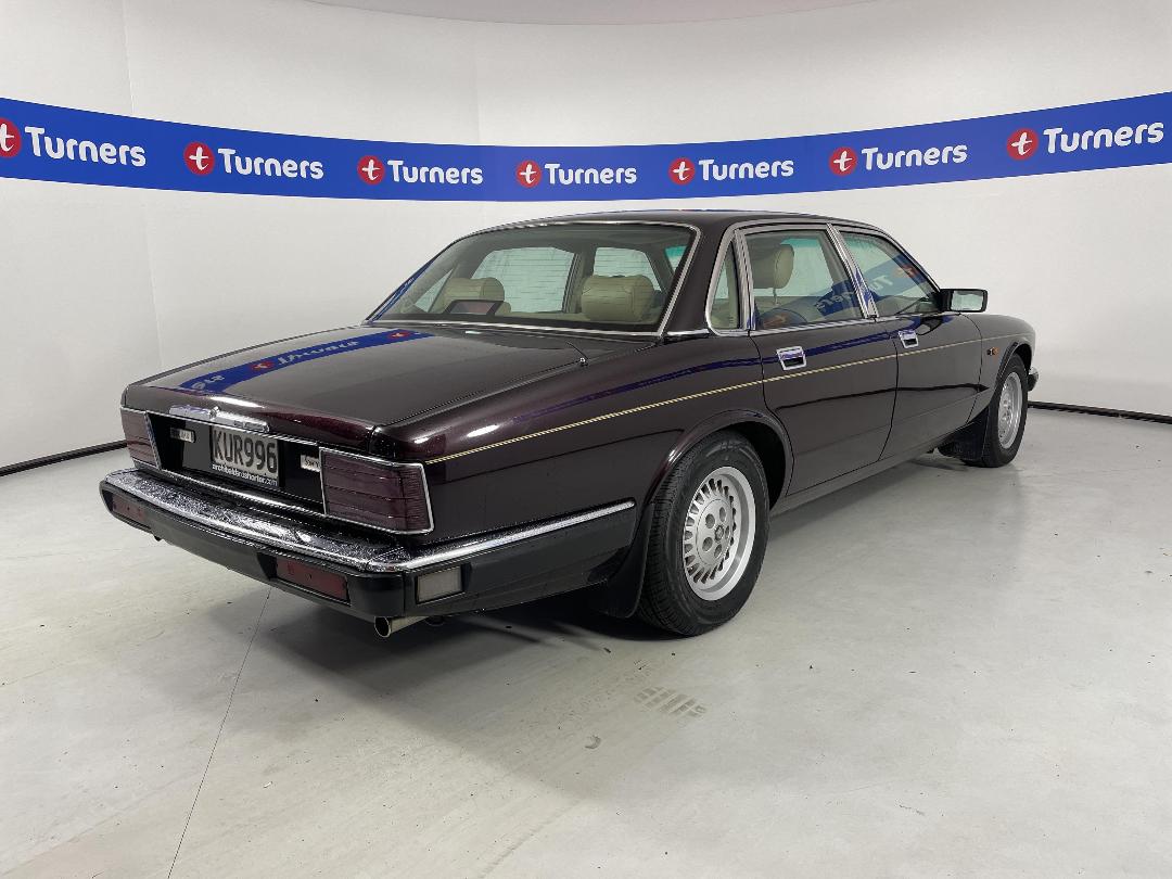 Photo '7' of Jaguar Sovereign 4 Litre Photo '7' of Jaguar Sovereign 4 Litre