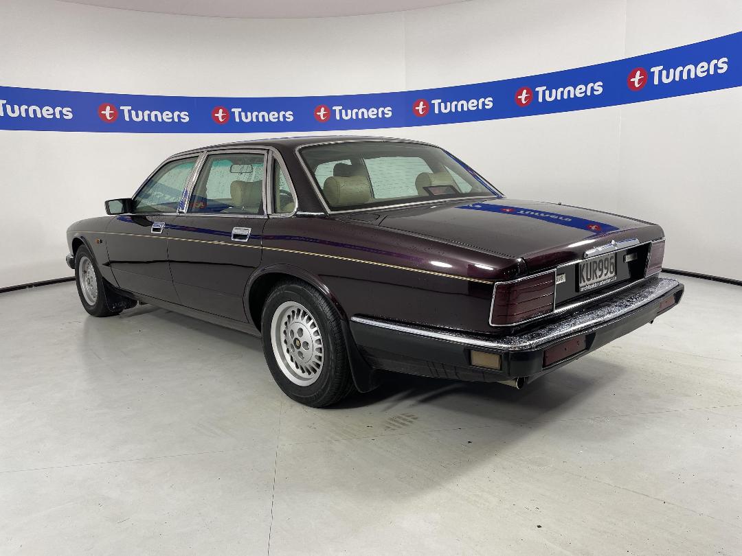 Photo '5' of Jaguar Sovereign 4 Litre Photo '5' of Jaguar Sovereign 4 Litre