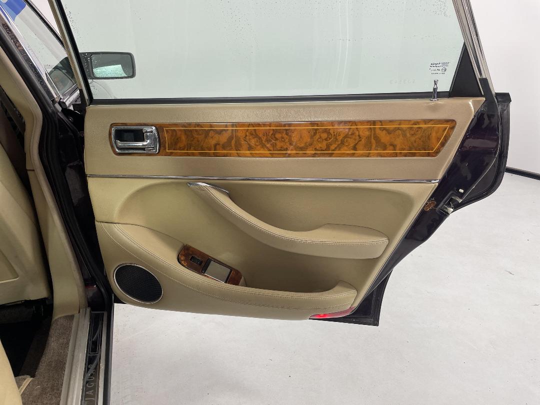 Photo '19' of Jaguar Sovereign 4 Litre Photo '19' of Jaguar Sovereign 4 Litre