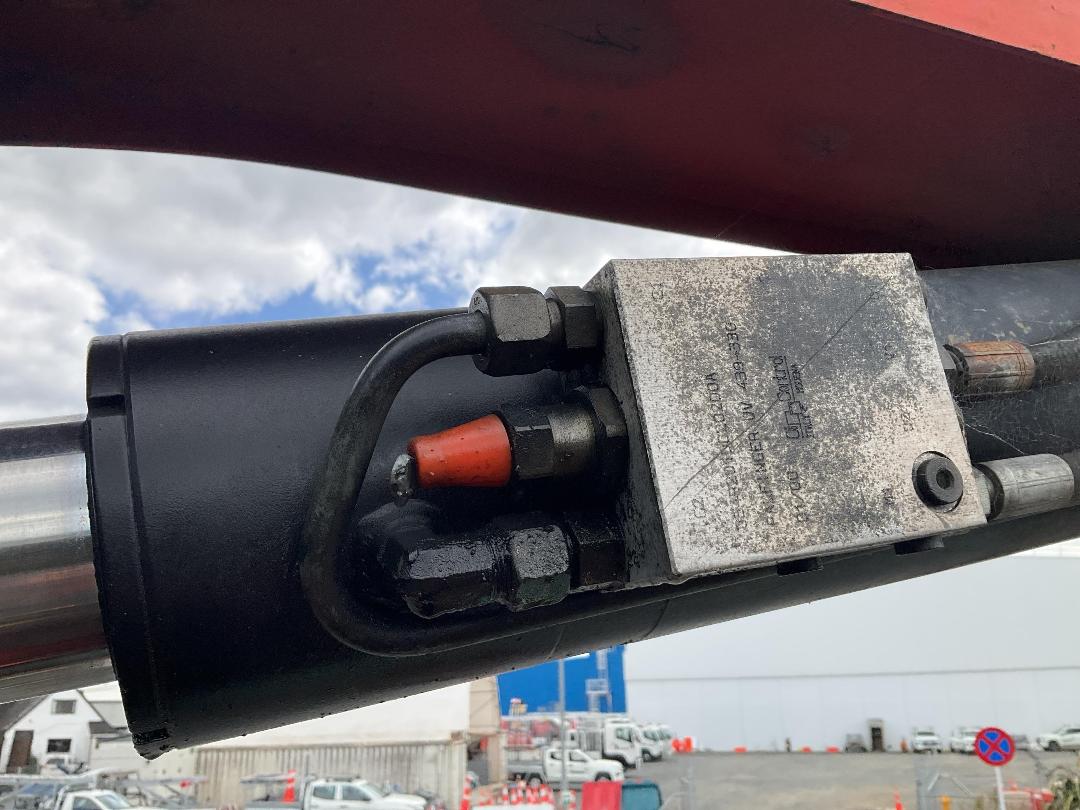 Photo '41' of Mitsubishi FM190H Flat Deck Crane