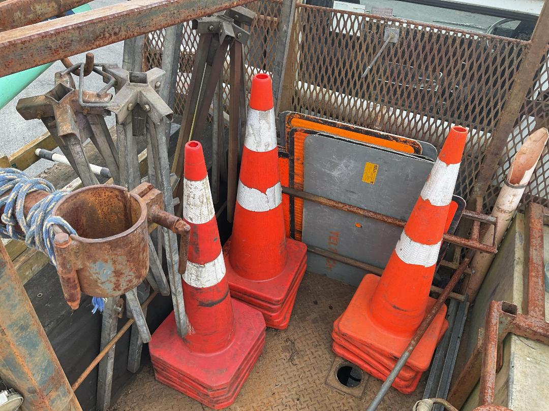 Photo '32' of Mitsubishi FM190H Flat Deck Crane