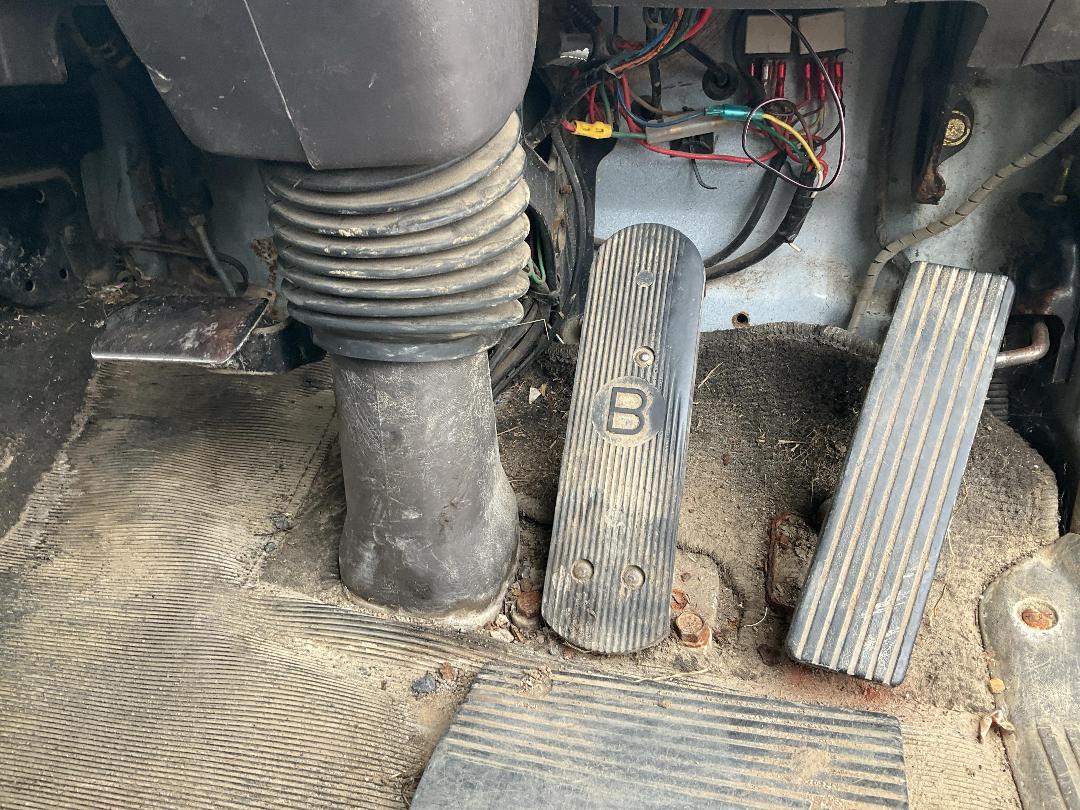 Photo '18' of Mitsubishi FM190H Flat Deck Crane