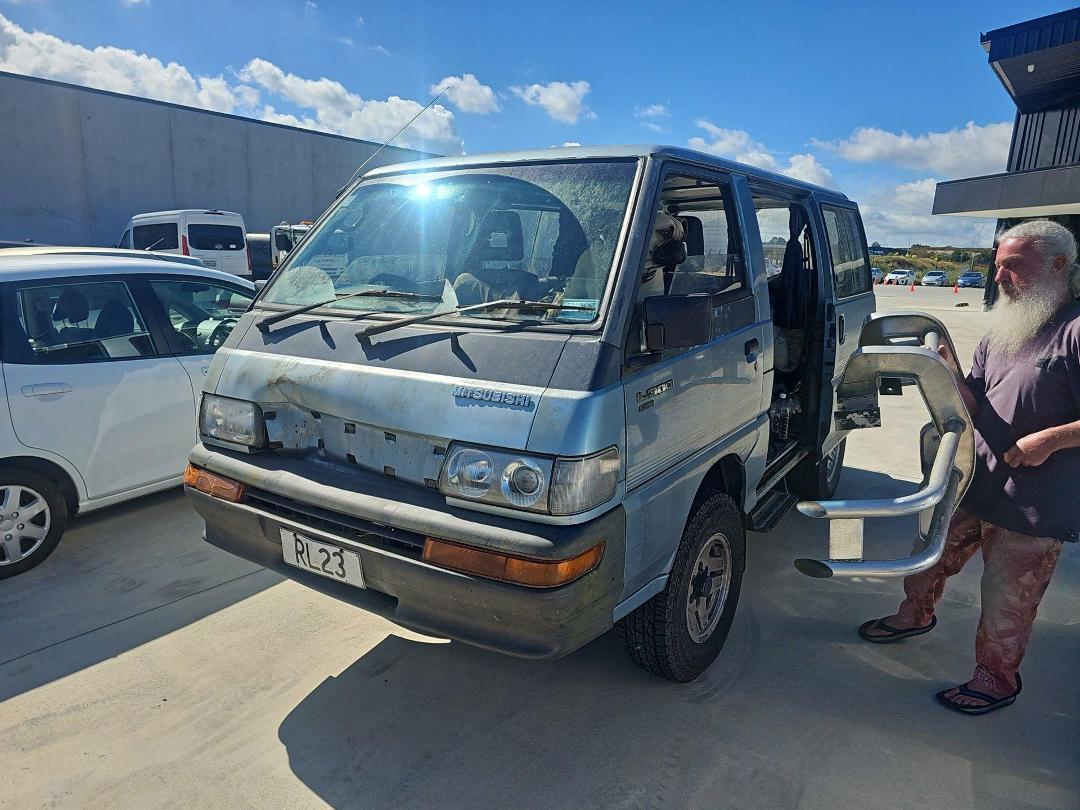 Photo '4' of Mitsubishi L300 4WD