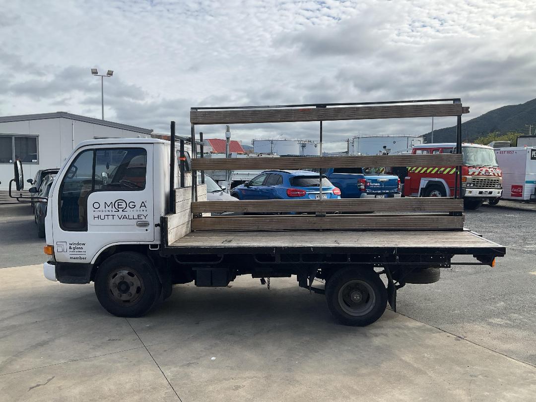 Photo '9' of Nissan Condor 20 Flat Deck