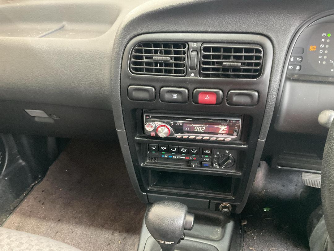 Photo '26' of Nissan Primera S 1.8 Photo '26' of Nissan Primera S 1.8