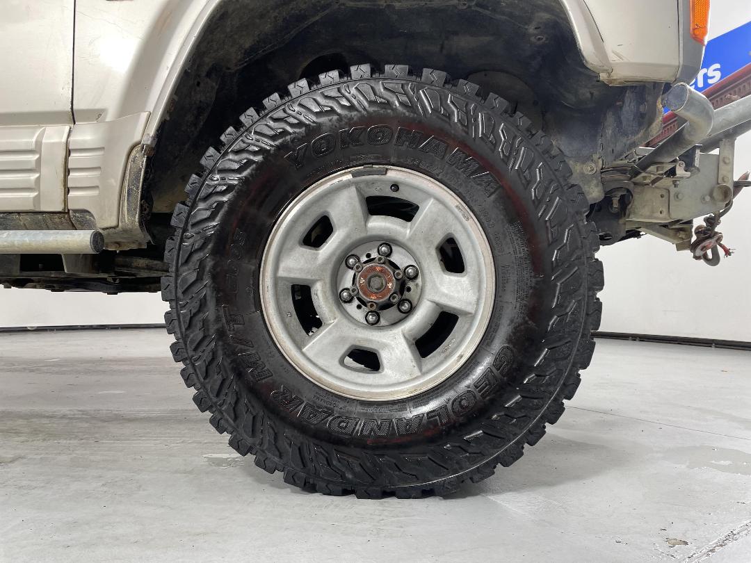 Photo '9' of Nissan Safari