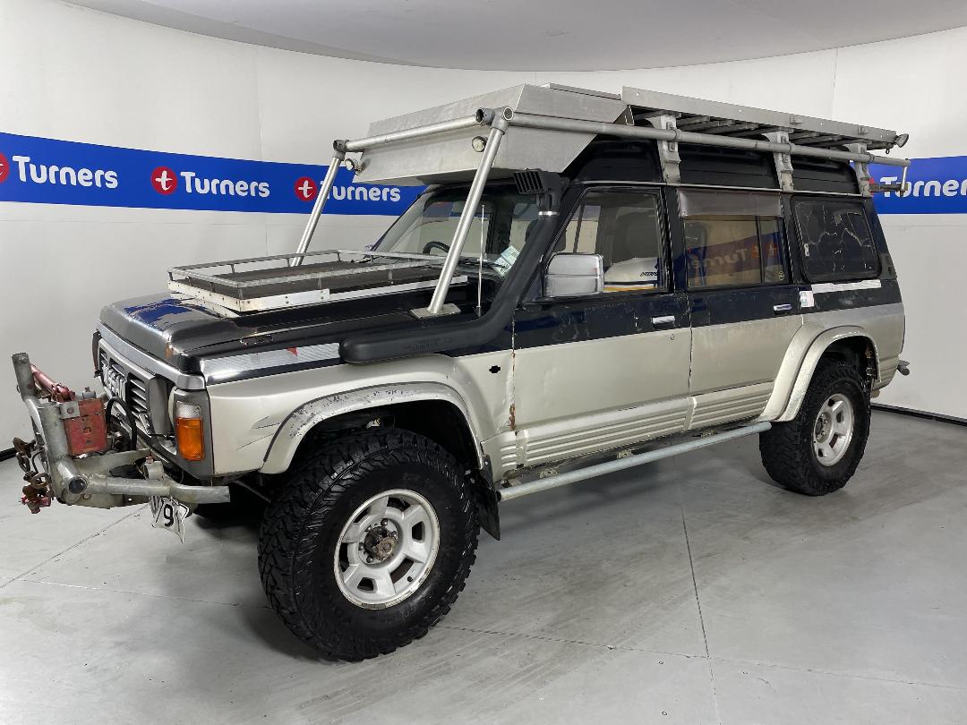 Photo '4' of Nissan Safari