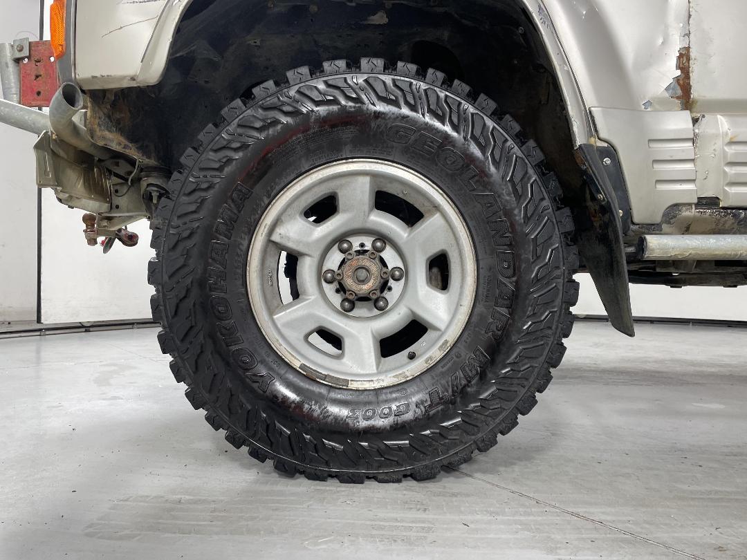 Photo '10' of Nissan Safari