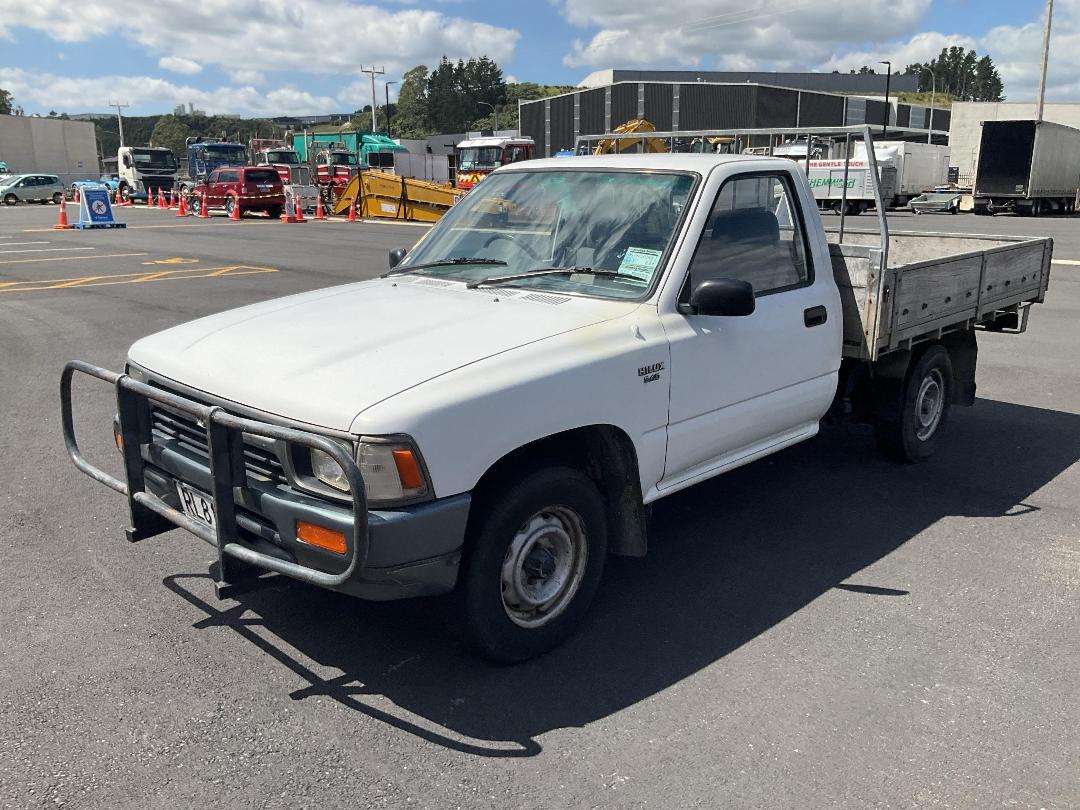 Photo '4' of Toyota Hilux 2.4 C/CAB Photo '4' of Toyota Hilux 2.4 C/CAB