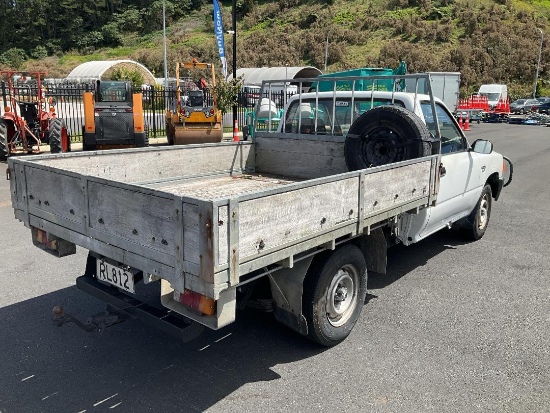 Photo '2' of Toyota Hilux 2.4 C/CAB Photo '2' of Toyota Hilux 2.4 C/CAB