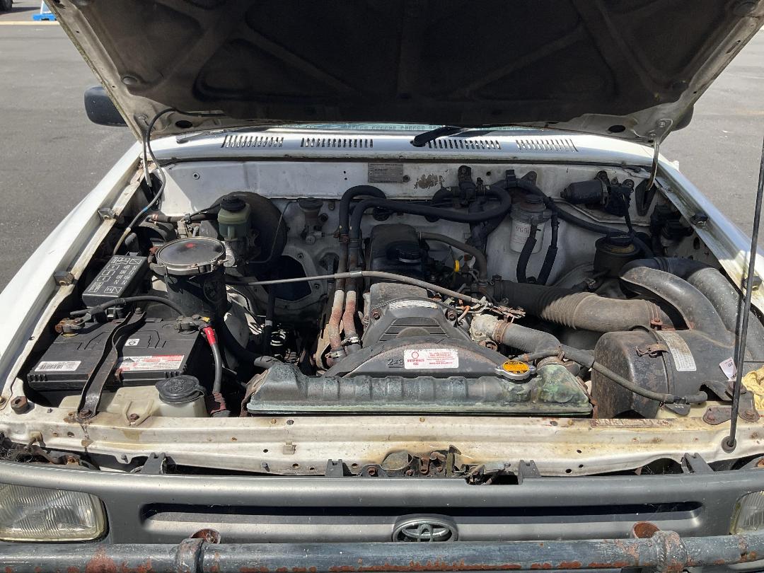 Photo '11' of Toyota Hilux 2.4 C/CAB Photo '11' of Toyota Hilux 2.4 C/CAB