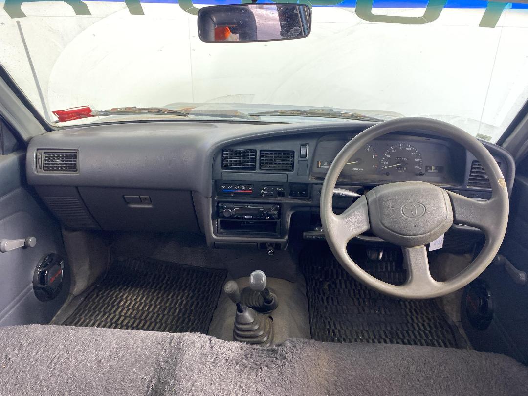 Photo '17' of Toyota Hilux 2.8 D/C Photo '17' of Toyota Hilux 2.8 D/C