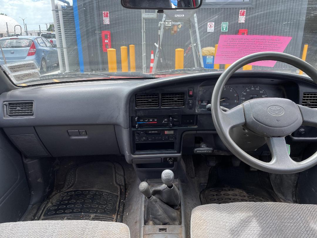 Photo '18' of Toyota Hilux Photo '18' of Toyota Hilux