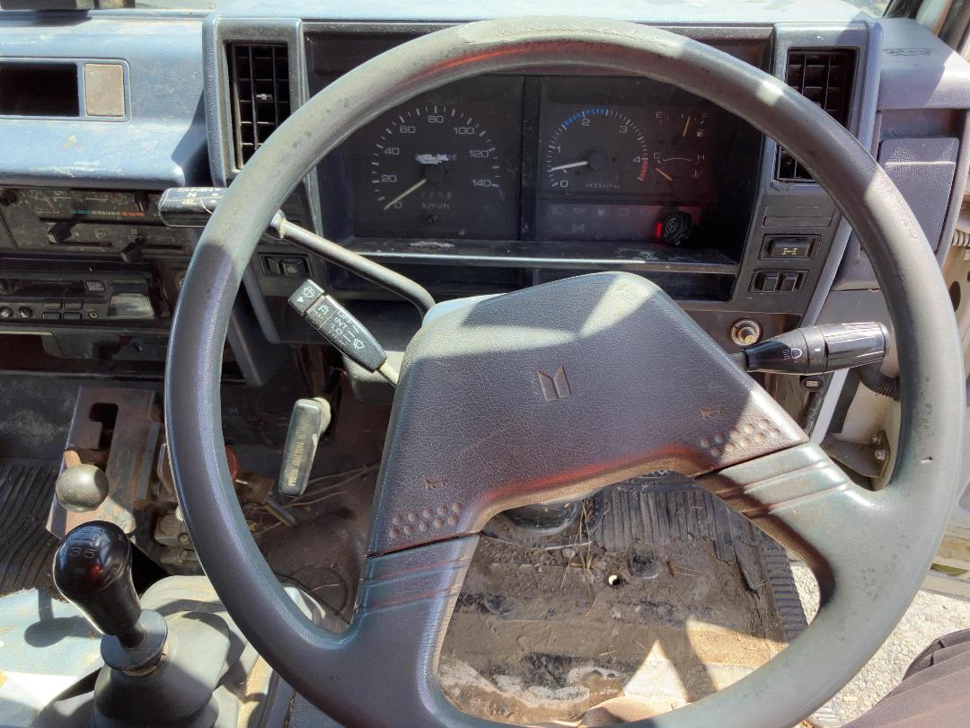 Photo '13' of Isuzu ELF Tipper