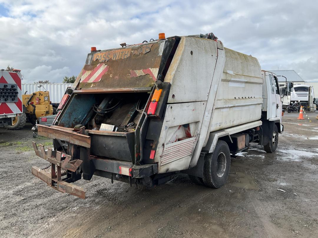 Photo '4' of Isuzu Forward FSR Rubbish Compactor