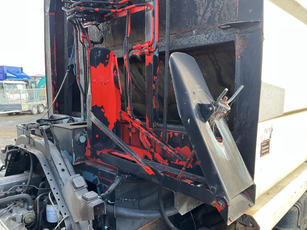 Photo '34' of Isuzu Forward FSR Rubbish Compactor