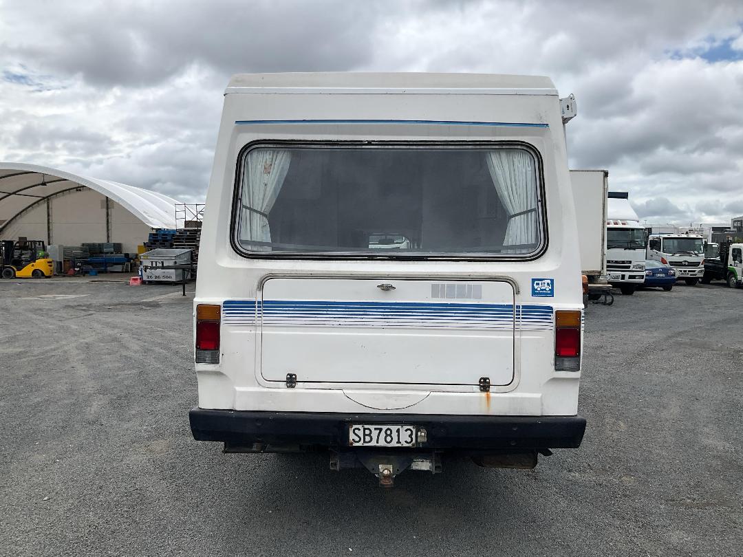 Photo '4' of Isuzu NKR250S Motorhome