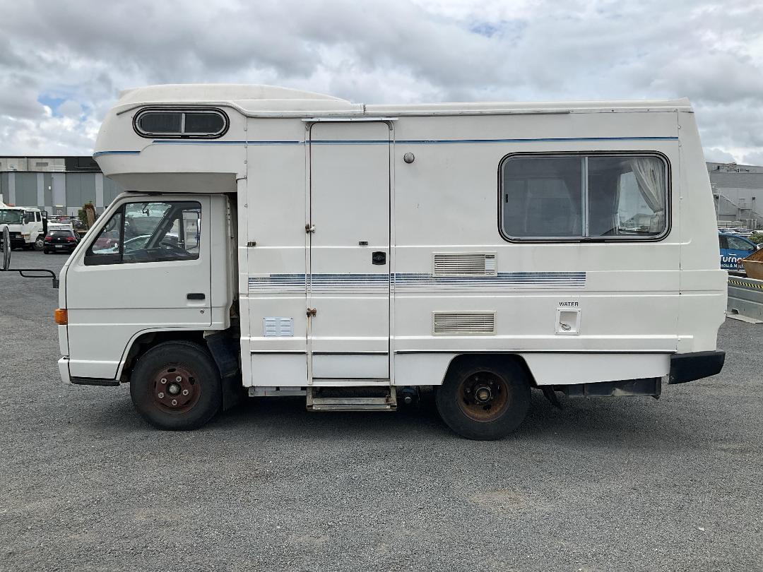 Photo '6' of Isuzu NKR250S Motorhome