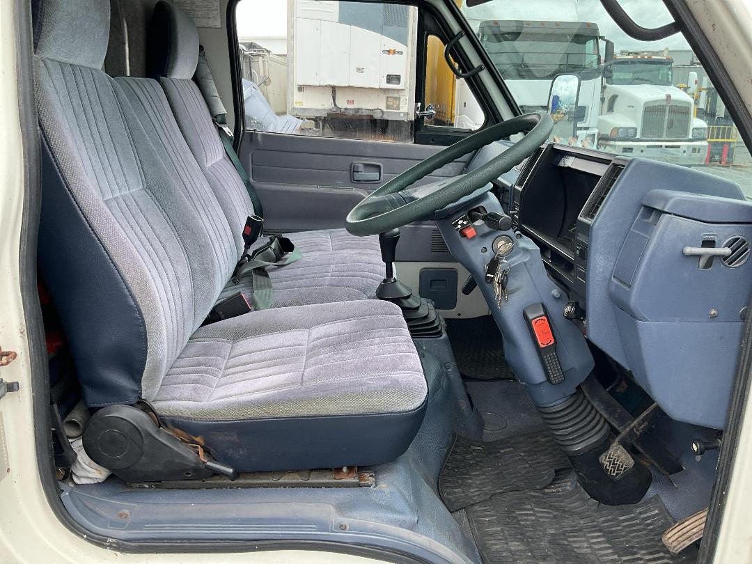 Photo '10' of Isuzu NKR250S Motorhome