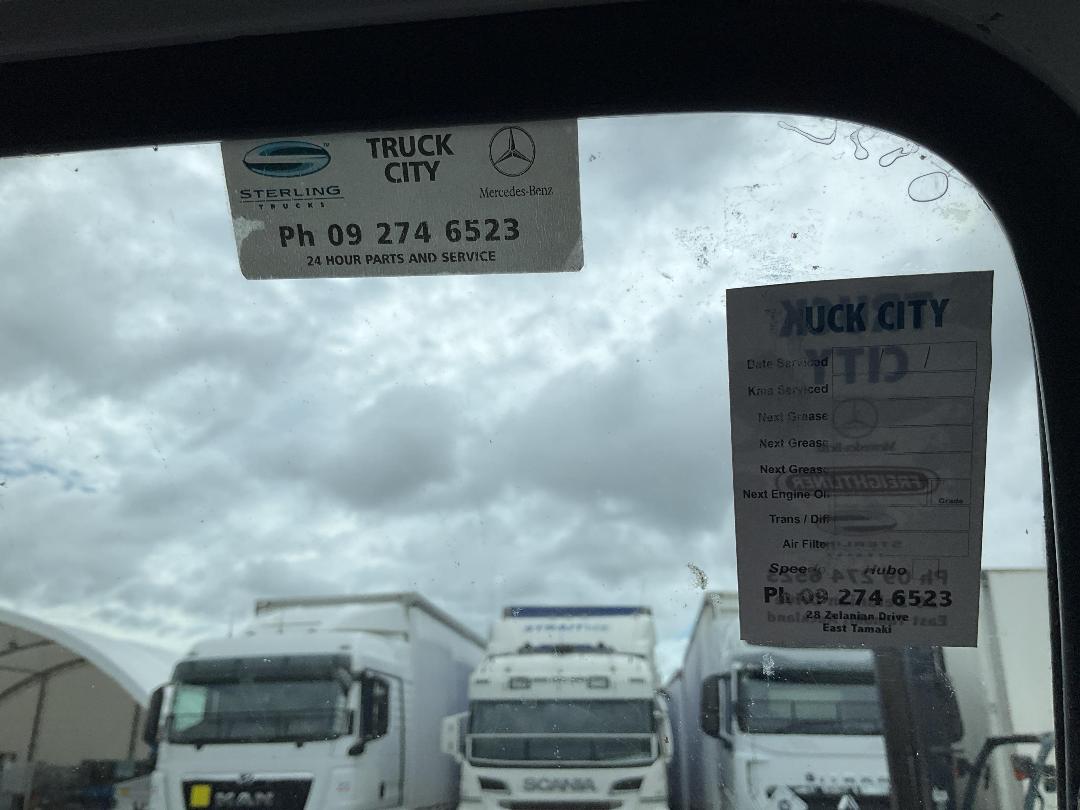 Photo '38' of Isuzu NKR250S Motorhome