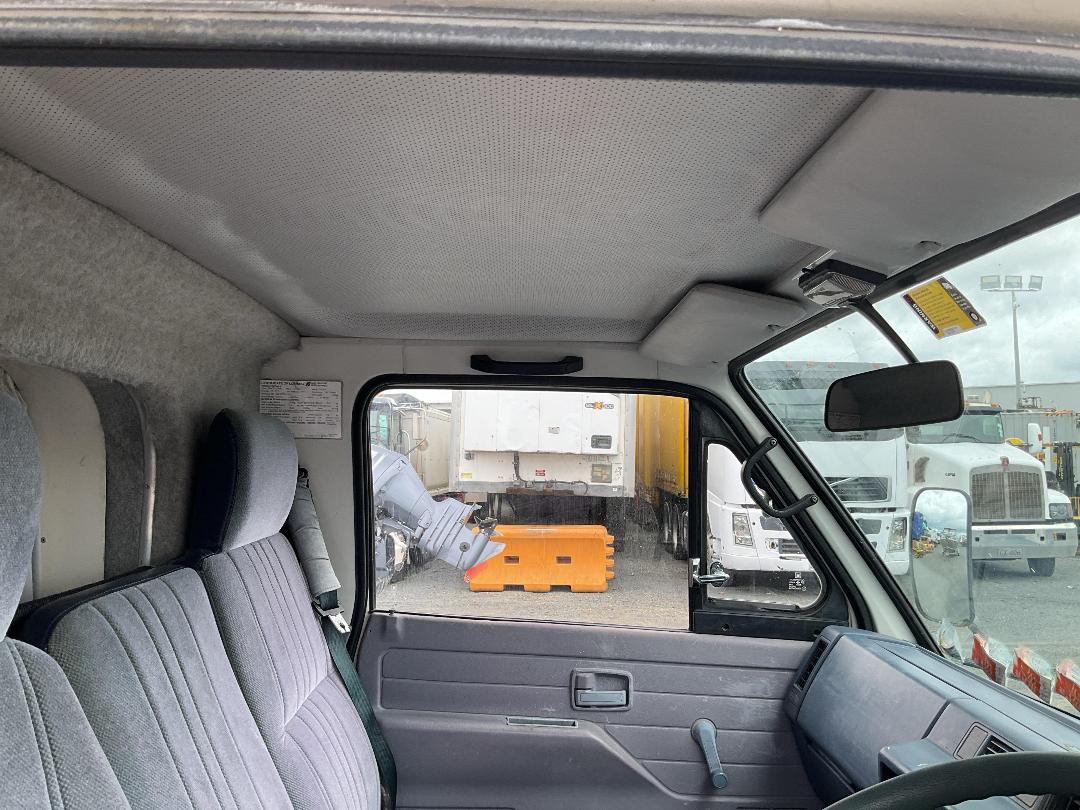 Photo '14' of Isuzu NKR250S Motorhome