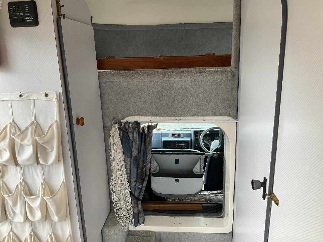 Photo '23' of Isuzu NKR250S Motorhome