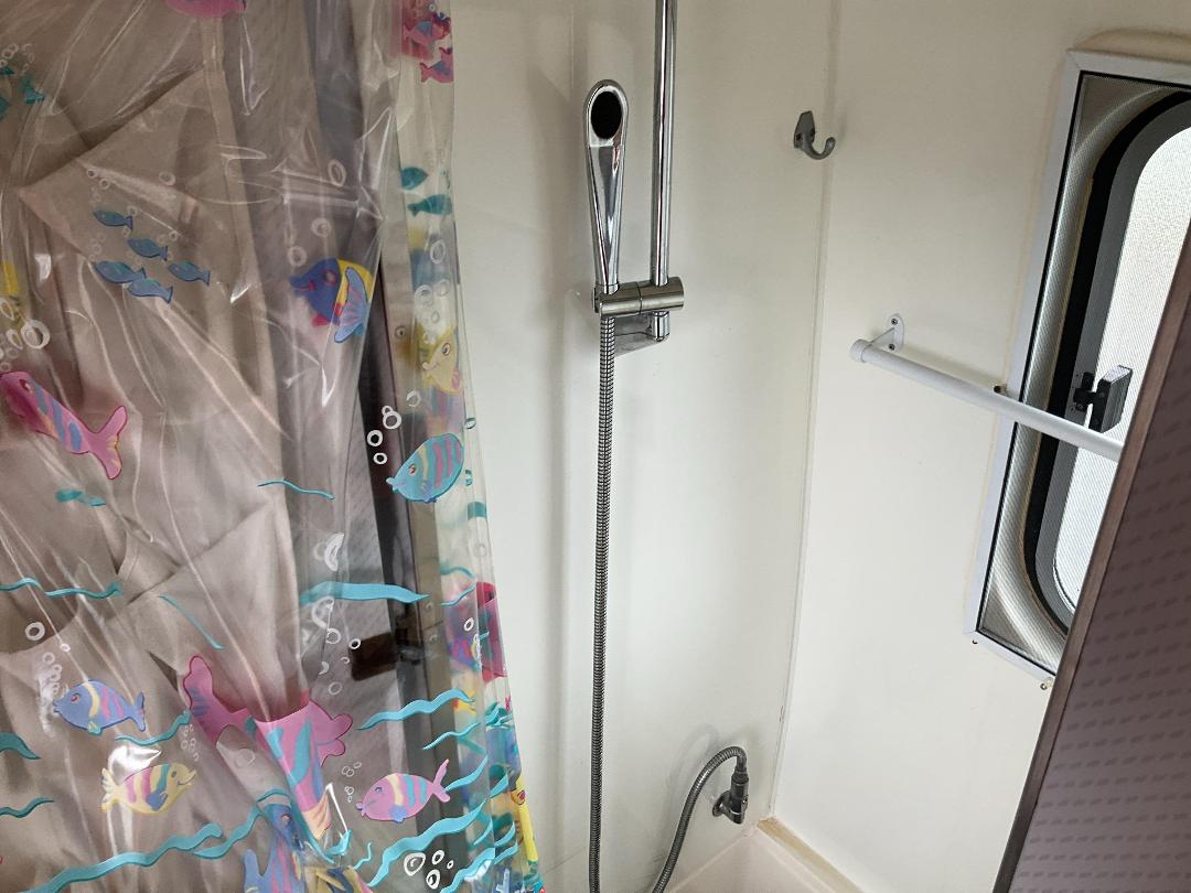 Photo '27' of Isuzu NKR250S Motorhome