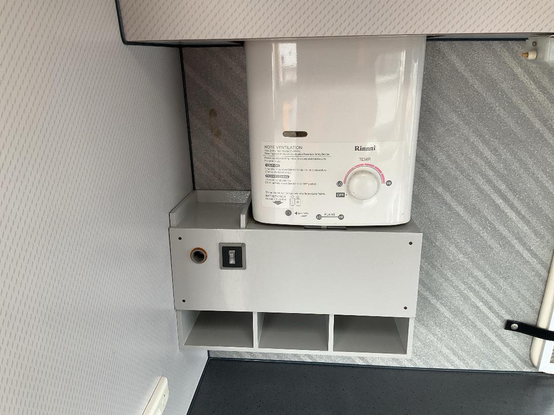 Photo '29' of Isuzu NKR250S Motorhome