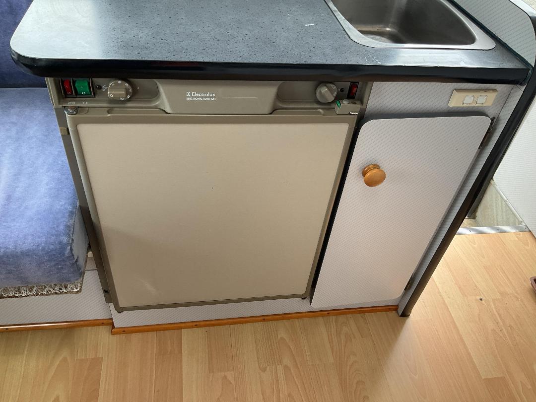 Photo '31' of Isuzu NKR250S Motorhome