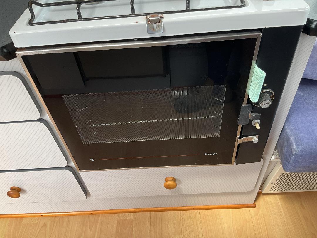 Photo '32' of Isuzu NKR250S Motorhome