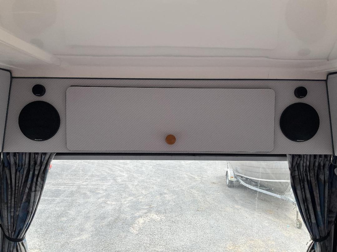 Photo '34' of Isuzu NKR250S Motorhome