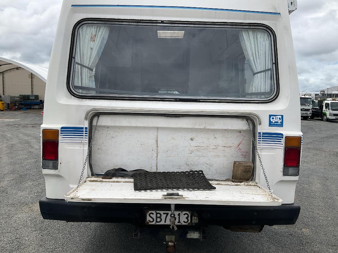 Photo '36' of Isuzu NKR250S Motorhome