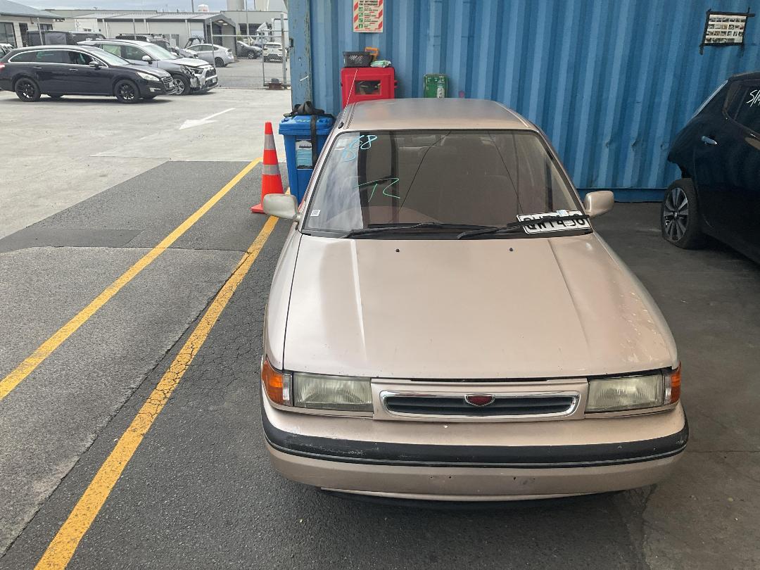 Photo '4' of Mazda Familia Supreme