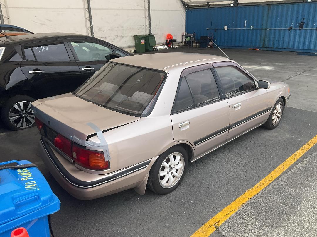 Photo '13' of Mazda Familia Supreme