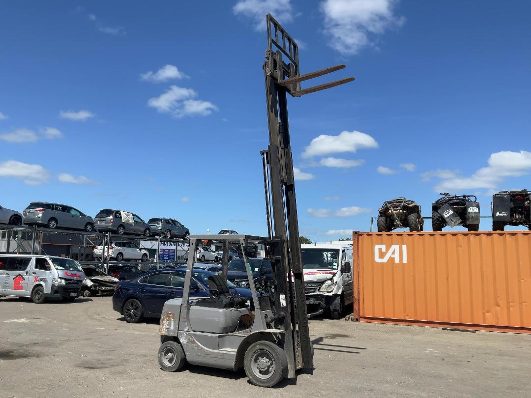 Photo '11' of Mitsubishi FD25 Forklift