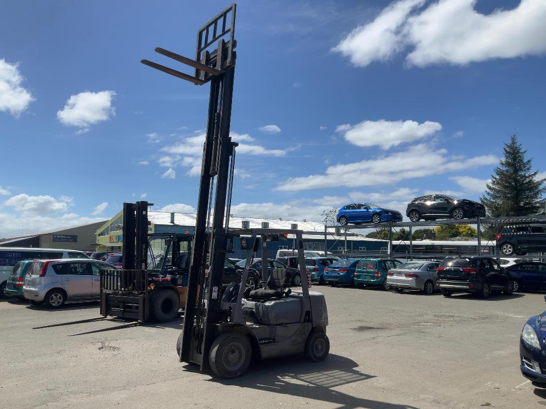 Photo '12' of Mitsubishi FD25 Forklift