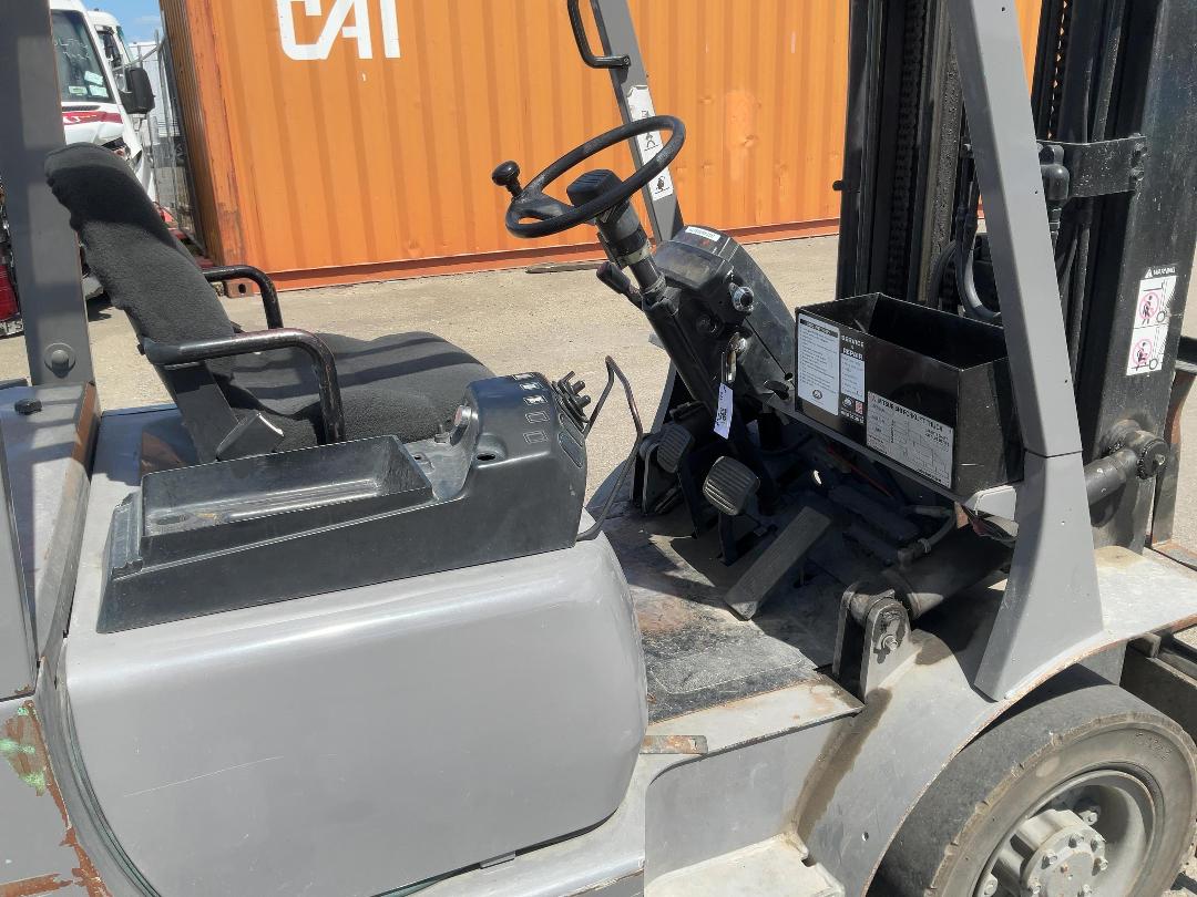 Photo '15' of Mitsubishi FD25 Forklift
