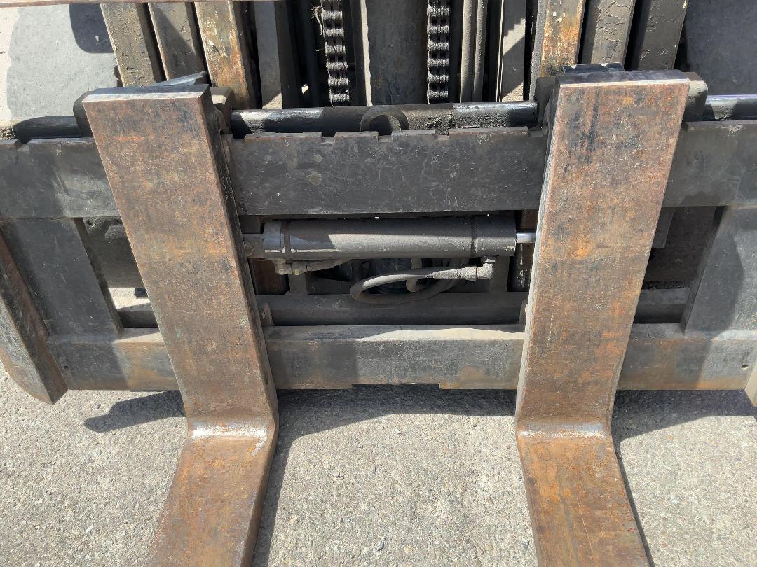 Photo '32' of Mitsubishi FD25 Forklift