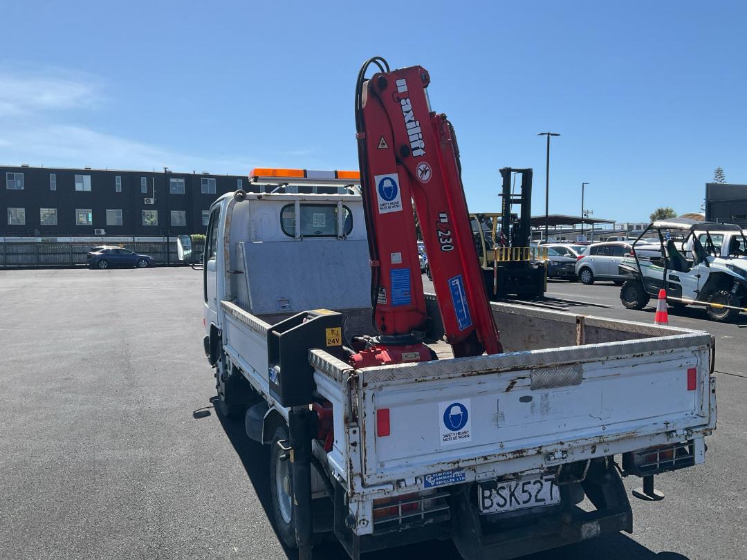 Photo '7' of Nissan Atlas Flat Deck Crane