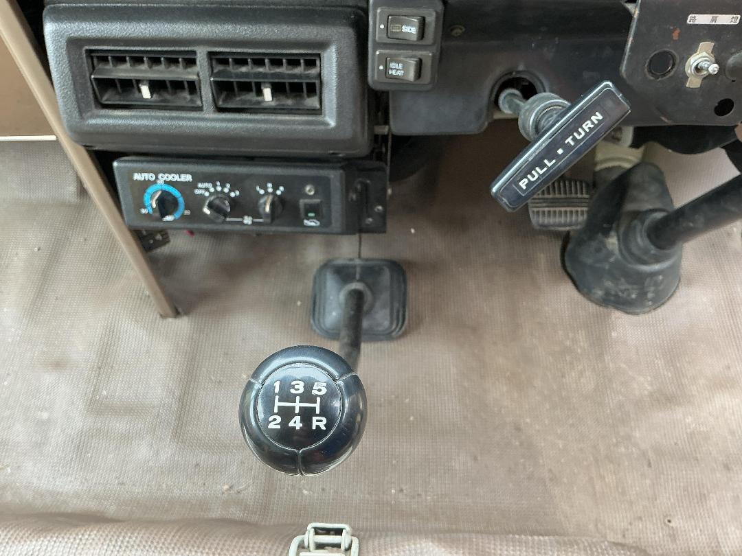 Photo '16' of Nissan Civilian Motorhome Photo '16' of Nissan Civilian Motorhome