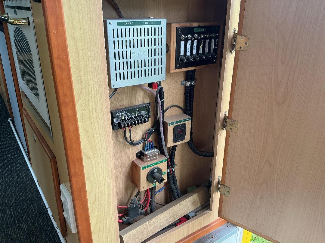 Photo '25' of Nissan Civilian Motorhome Photo '25' of Nissan Civilian Motorhome