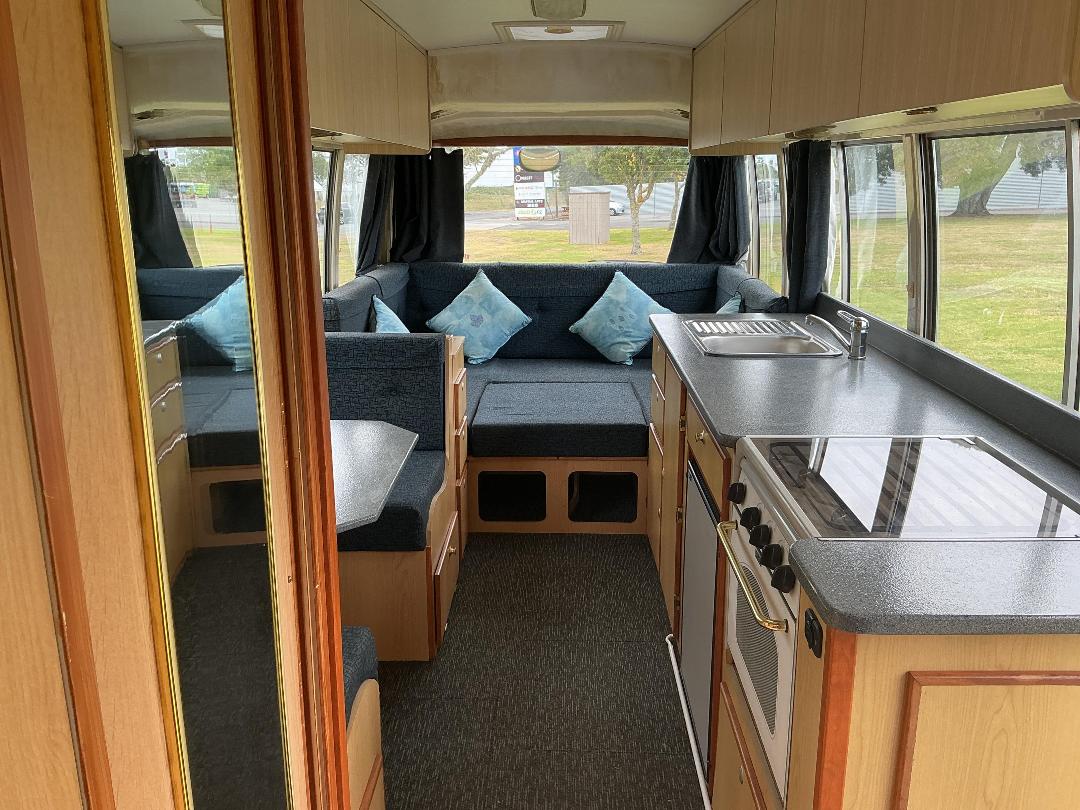 Photo '6' of Nissan Civilian Motorhome Photo '6' of Nissan Civilian Motorhome