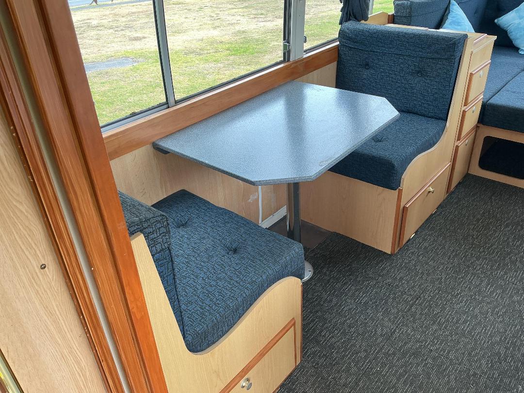 Photo '22' of Nissan Civilian Motorhome Photo '22' of Nissan Civilian Motorhome